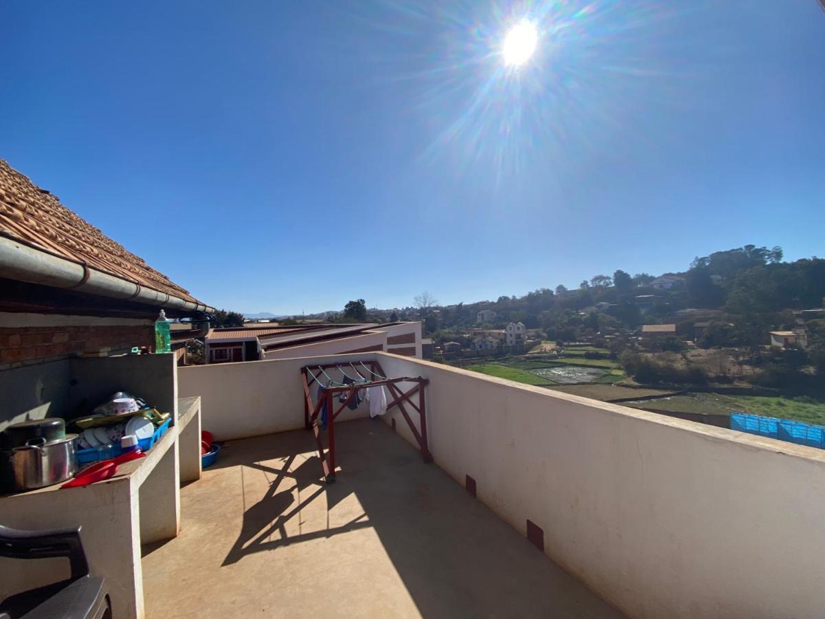 Chambre d'hôtes du lycée Picot de Clorivière dont les Revenues financent l'éducation des élèves Antsirabe Exterior foto